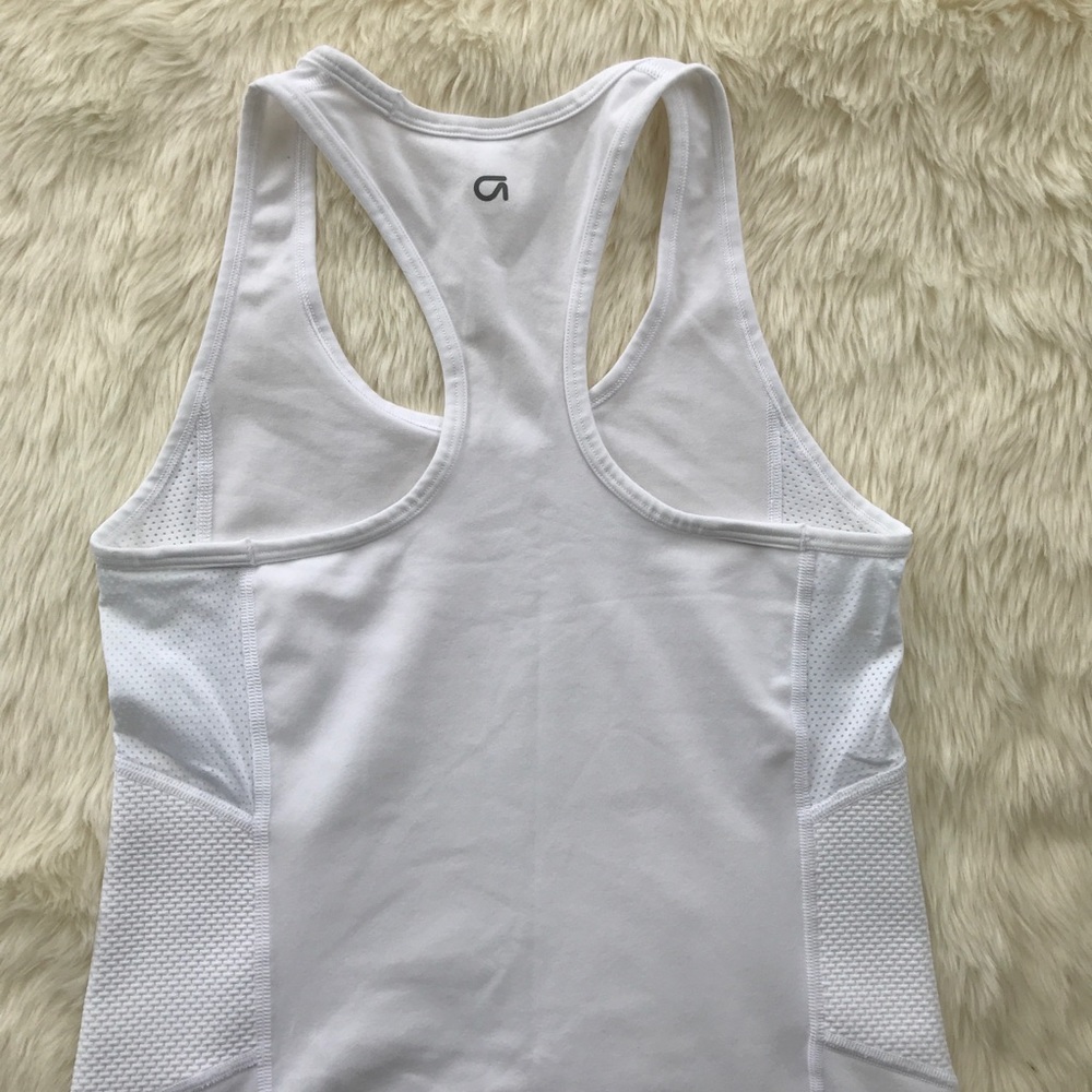 GapFit | White Tank XS - Picture 3 of 5